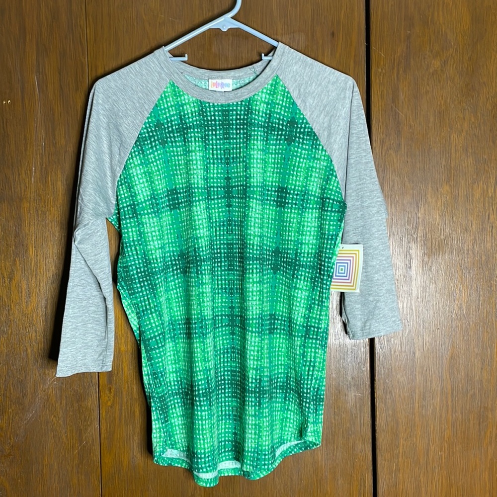LuLaRoe Woman's Shirt - new